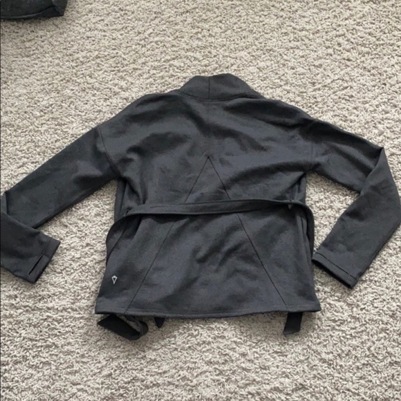Ivivva (Lululemon for Kids) Make It A Wrap Sweatshirt/Jacket - Picture 2 of 8